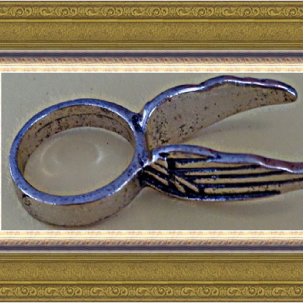Antique Angel Wing Design Ring Size 6.5